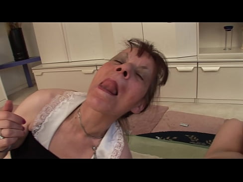 ❤️ Dues àvies i un avi fan un trio ❤ Porno preciós a nosaltres ️❤